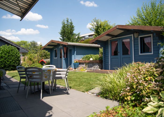 Garten hinter Haus